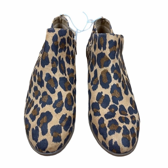 NEW Size 8 9 Faux-Suede Tulip-Cutout Leopard Booties Chic Animal Print - Picture 2 of 9